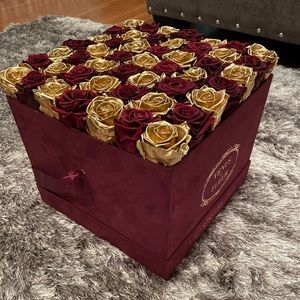 Large Venus et Fleur custom roses
